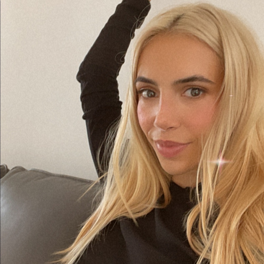 Meet your Posher, Olivia